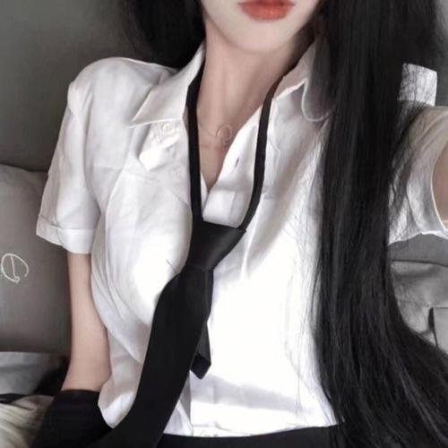 艳秘书 封面